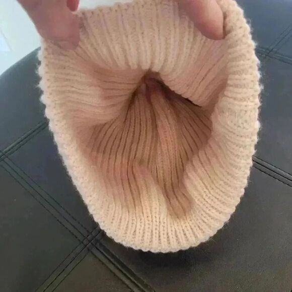 D&Y Women's Pale Pink Acrylic Cable Knit Cuffed or Slouchy Beanie - Picture 6 of 6